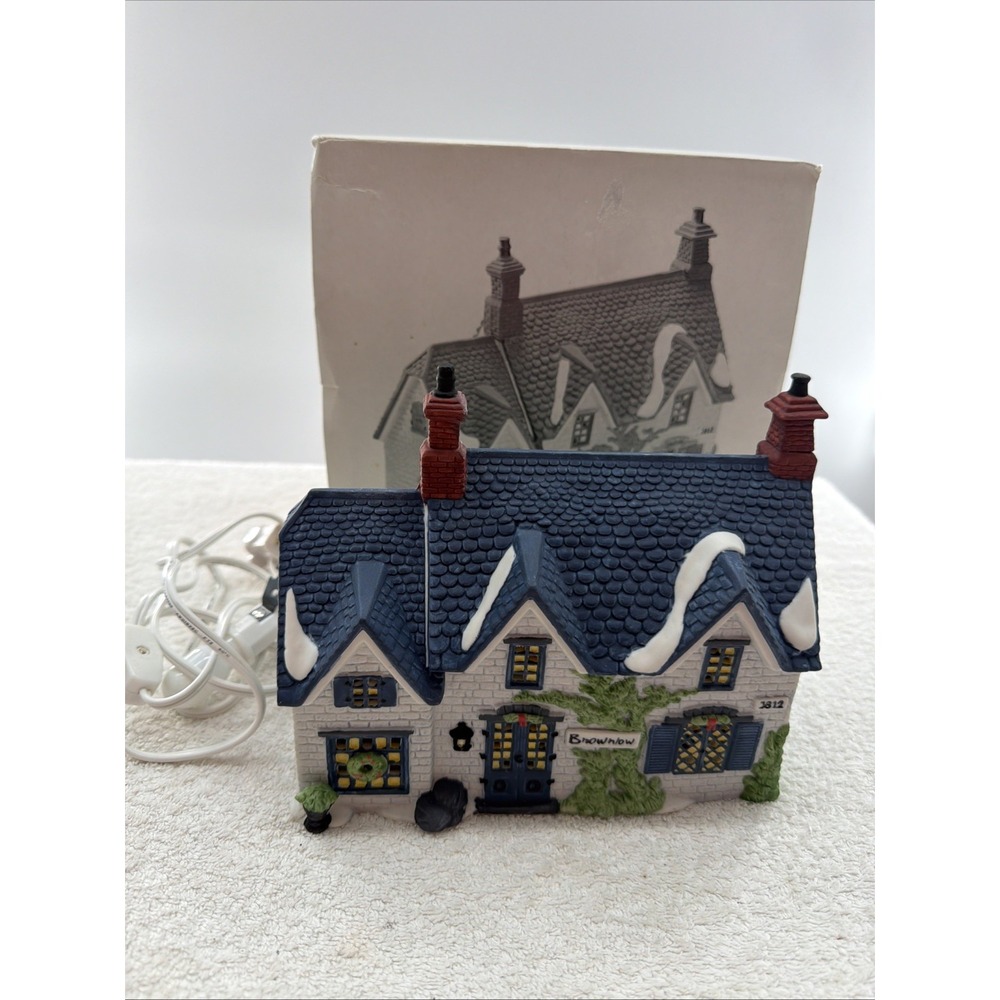 Dept 56 Dickens Village Series Oliver Twist "Brownlow House" 55530 Excellent !